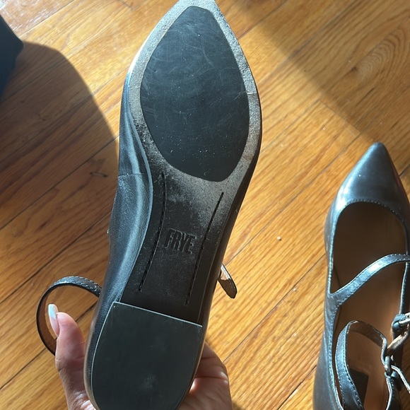 Frye Flats - Picture 5 of 5